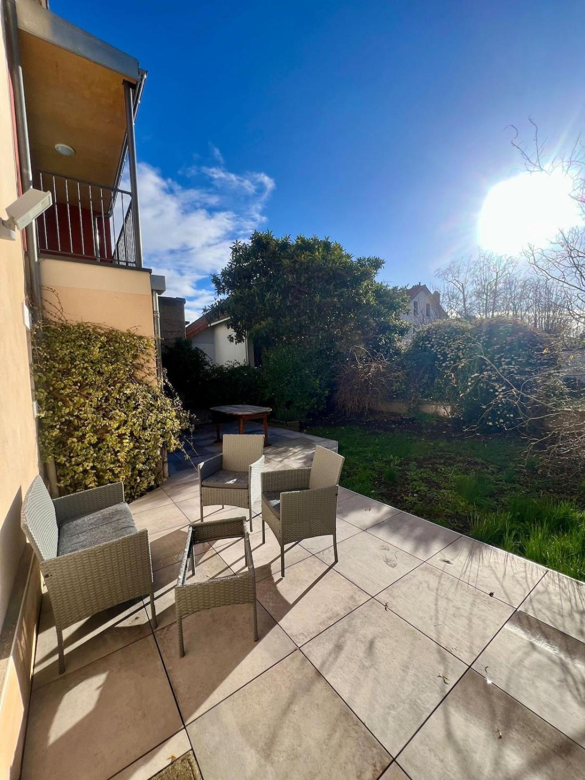 Hébergement de vacances Spacious House For 8 People *