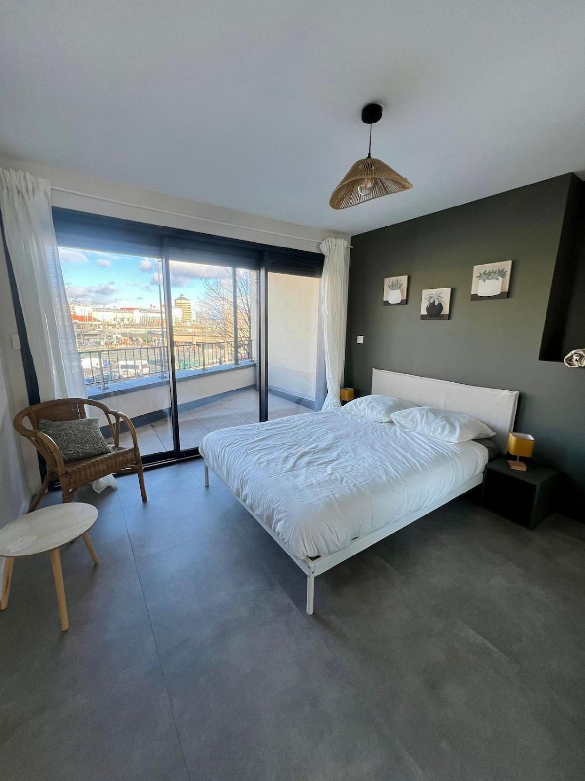 Spacious House For 8 People * Clermont-Ferrand